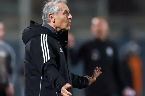 محسن صالح ينتقد كولر: شككنا في أنفسنا.. وأداء الأهلي معه ليس مقنعًا